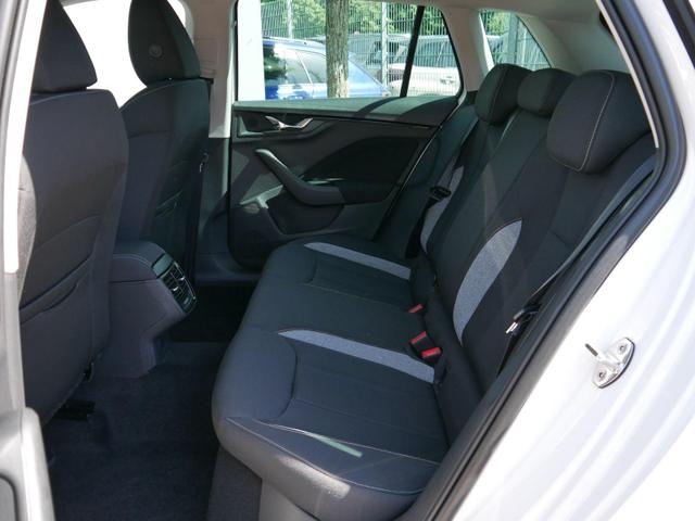 Skoda Kamiq Selection 1.0 TSI DSG*PDC-HINTEN*TEMPOMAT*SMARTLINK*SHZ*LED*KLIMAAUTOMATIK* 