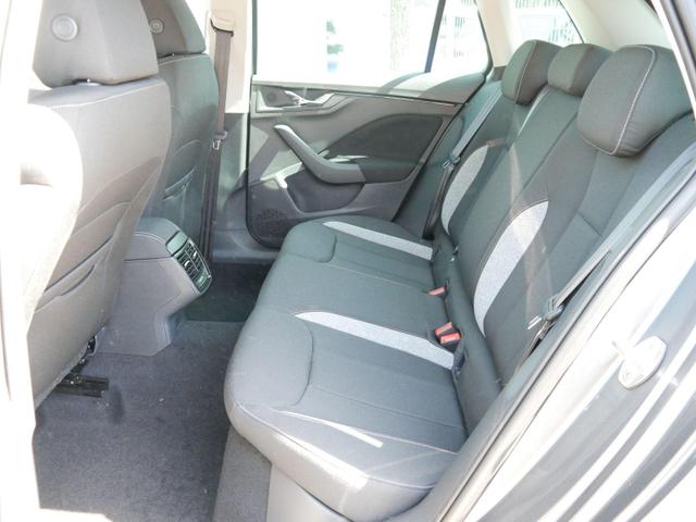 Skoda Kamiq Selection 1.0 TSI DSG*PDC-HINTEN*TEMPOMAT*SMARTLINK*SHZ*LED*KLIMAAUTOMATIK* 
