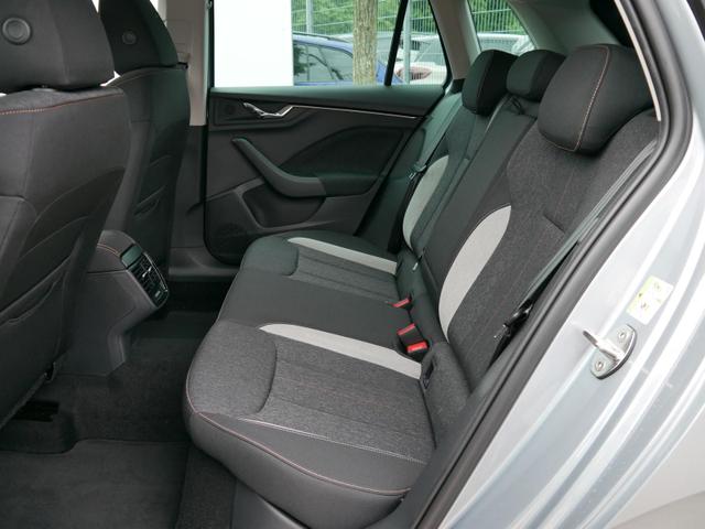 Skoda Kamiq Edition 130 Jahre Premium 1,5 TSI DSG*AHK-SCHWENKBAR*PDC*LED*KAMERA*SHZ*TEMPOMAT 