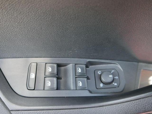 Skoda Karoq Selection 1.5 TSI DSG*ACC*PDC*KAMERA*TEMPOMAT*LED*SMARTLINK*KLIMA*RADIO*17-ZOLL 