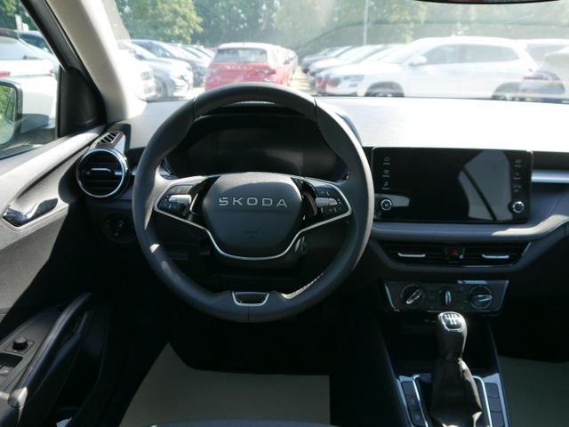 Skoda Fabia Selection 1.0 TSI *NAVI-&Uuml;BER-SMARTLINK*PDC-HI*LED*SHZ*KLIMA*RADIO 