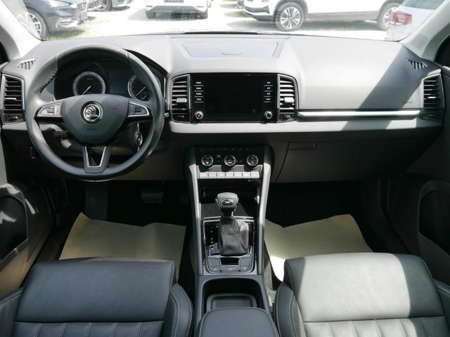 Skoda Karoq Style 1.5 DSG*NAVI*PDC*KAMERA*LED*SHZ*TEMPOMAT*LEDER*KLIMA*18-ZOLL 