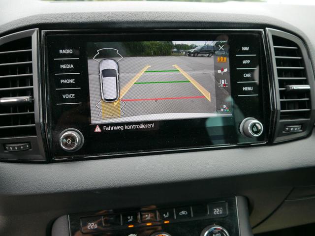 Skoda Karoq Selection 1.5 TSI DSG*ACC*PDC*KAMERA*TEMPOMAT*LED*SMARTLINK*KLIMA*RADIO*17-ZOLL 