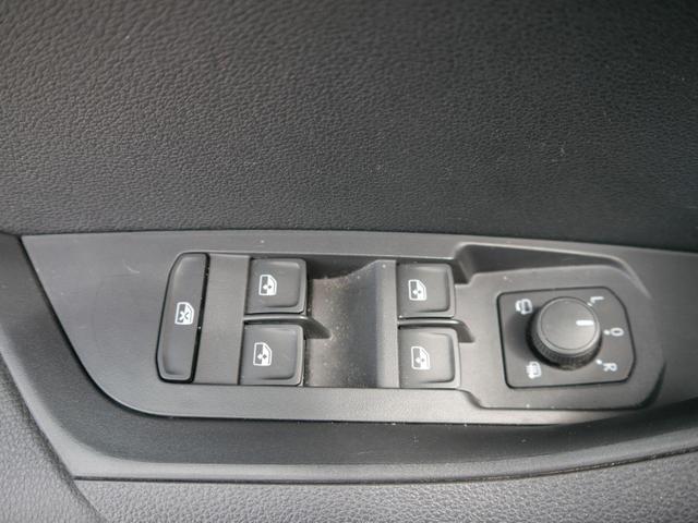 Skoda Karoq Selection 1.5 TSI DSG*ACC*PDC*KAMERA*TEMPOMAT*LED*SMARTLINK*KLIMA*RADIO*17-ZOLL 