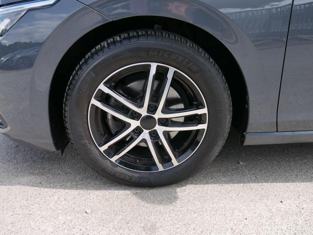 Volkswagen Golf LIFE VIII 1.5 TSI ACT * WINTERPAKET LED PARKTRONIC NAVI SITZ-& LENKRADHEIZUNG 
