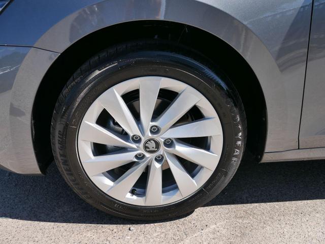 Skoda Octavia Combi Selection 2.0 TDI DSG*AHK-SCHWENKBAR*ACC*LED*PDC*SHZ*SMARTLINK 