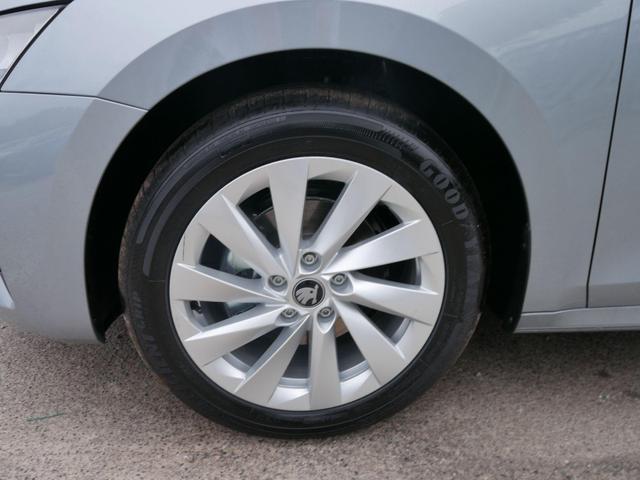 Skoda Octavia Combi Selection 2.0 TDI DSG*AHK-SCHWENKBAR*ACC*LED*PDC*SHZ*SMARTLINK 