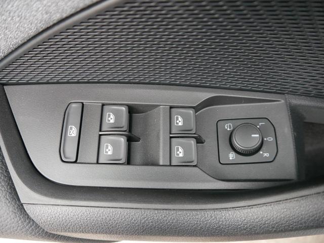 Skoda Octavia Combi Selection 2.0 TDI DSG*AHK-SCHWENKBAR*ACC*LED*PDC*SHZ*SMARTLINK 