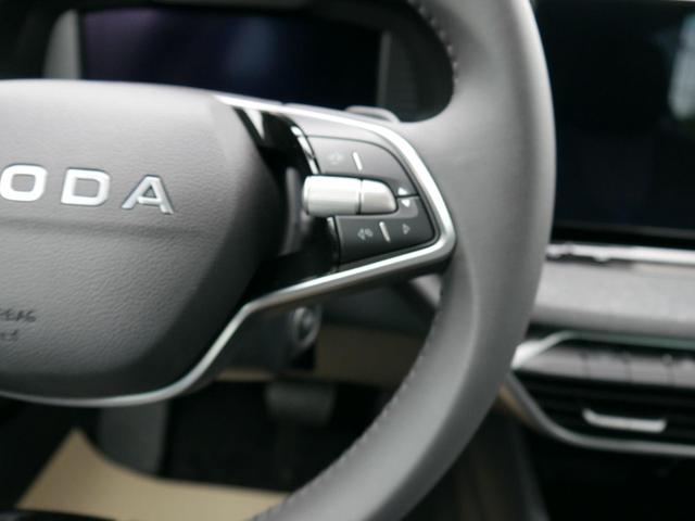 Skoda Octavia Combi Selection 2.0 TDI DSG*AHK-SCHWENKBAR*ACC*LED*PDC*SHZ*SMARTLINK 