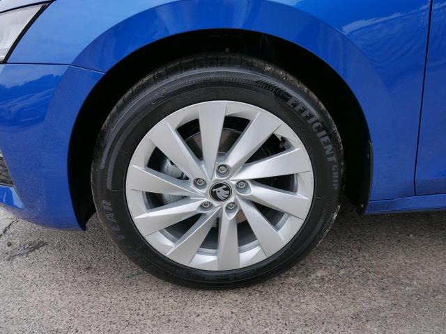 Skoda Octavia Combi Selection 2.0 TDI DSG*AHK-SCHWENKBAR*ACC*LED*PDC*SHZ*SMARTLINK 