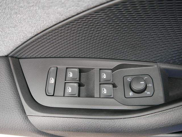 Skoda Octavia Combi Selection 2.0 TDI DSG*AHK-SCHWENKBAR*ACC*LED*PDC*SHZ*SMARTLINK 