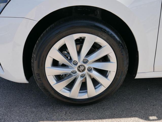 Skoda Octavia Combi Selection 2.0 TDI DSG*AHK-SCHWENKBAR*ACC*LED*PDC*SHZ*SMARTLINK 