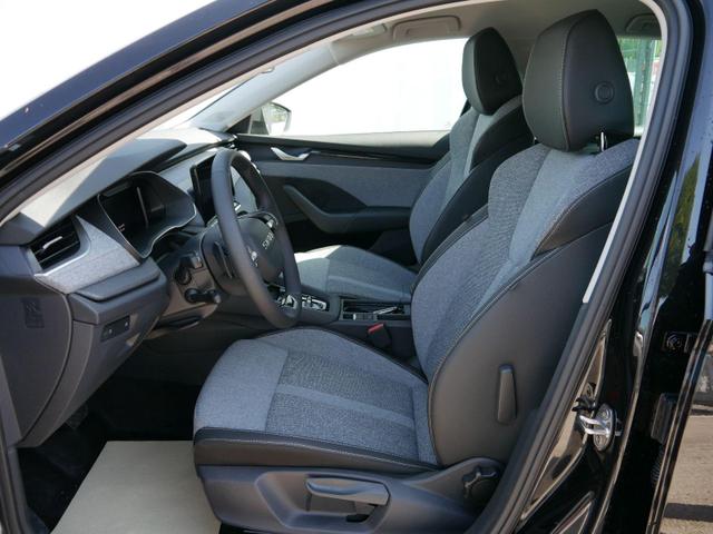 Skoda Octavia Combi Selection 2.0 TDI DSG*AHK-SCHWENKBAR*ACC*LED*PDC*SHZ*SMARTLINK 