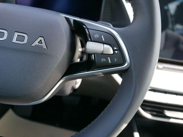 Skoda Octavia Combi Selection 2.0 TDI DSG*AHK-SCHWENKBAR*ACC*LED*PDC*SHZ*SMARTLINK 