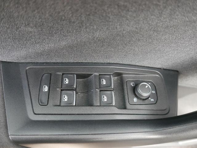 Volkswagen T-Roc move 1.0 TSI Move*NAVI*PDC*LED*KLIMA*SHZ*SMARTLINK*PARKENKASSISTENT*17-ZOLL 
