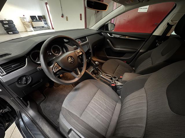 Skoda Octavia Combi 1.5 TSI (150PS) NAVI/LED/SH/8-FACH-BEREIFUNG 