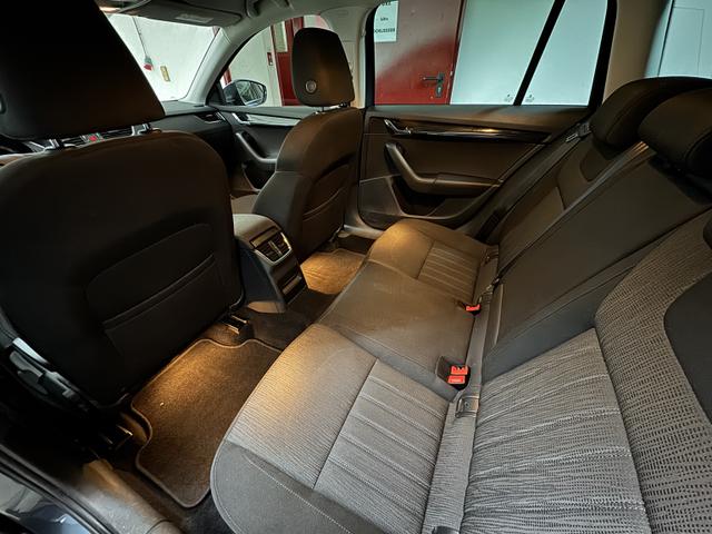 Skoda Octavia Combi 1.5 TSI (150PS) NAVI/LED/SH/8-FACH-BEREIFUNG 