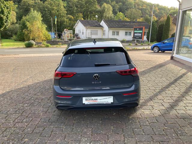 Volkswagen / Golf / Grau / / / Golf VIII Life 1,5TSI - 17-Zoll, Navi, SHZ, Garantie bis 08/2026, get&ouml;nte Scheiben, induktive Ladefunktion, Air Care