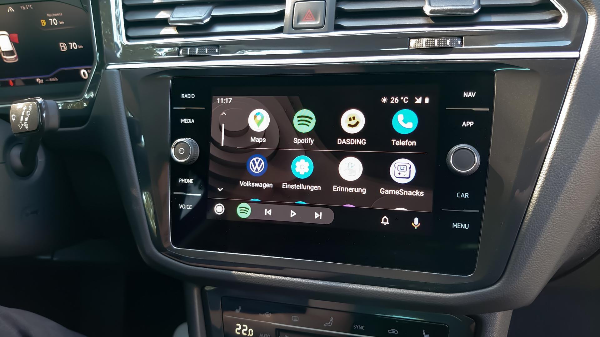 VW Tiguan Infotainment Display mit Android Auto - Auto mit Smartphone verbinden - Discover Media