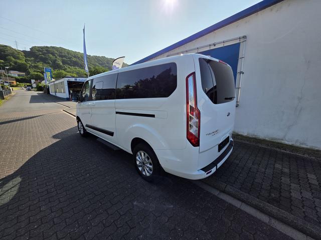 Ford Tourneo Custom SONDERFAHRRZEUG MIT ROLLSTUHLRAMPE 