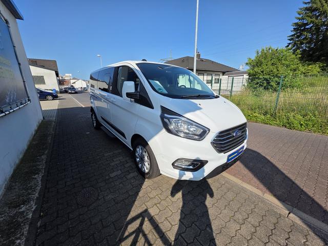 Ford Tourneo Custom SONDERFAHRRZEUG MIT ROLLSTUHLRAMPE 