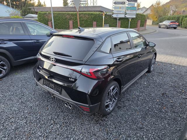 Beispielbilder, ggf. teilweise mit Sonderausstattung