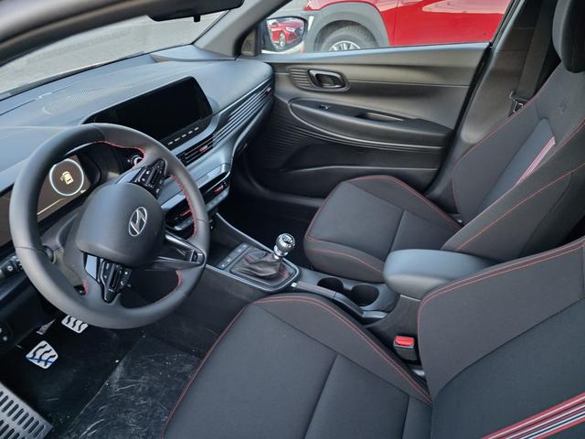 Beispielbilder, ggf. teilweise mit Sonderausstattung