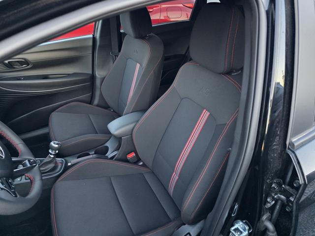 Beispielbilder, ggf. teilweise mit Sonderausstattung