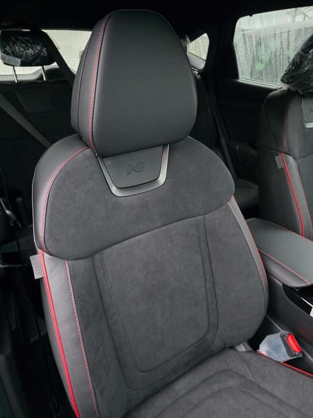 Beispielbilder, ggf. teilweise mit Sonderausstattung