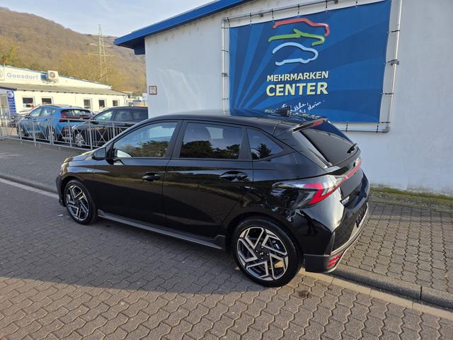 Beispielbilder, ggf. teilweise mit Sonderausstattung