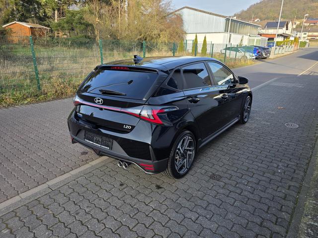 Beispielbilder, ggf. teilweise mit Sonderausstattung