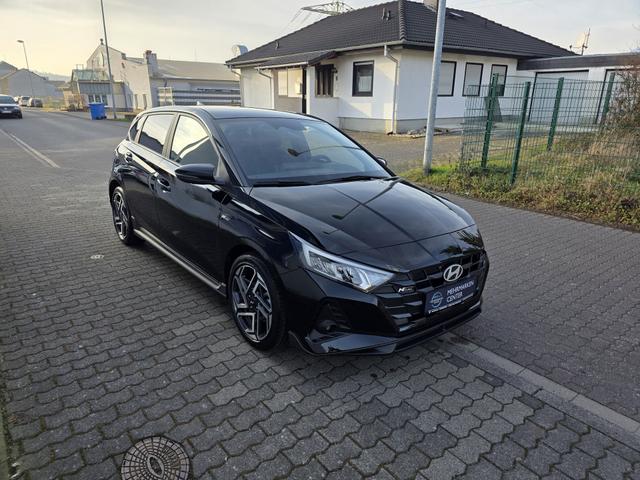 Beispielbilder, ggf. teilweise mit Sonderausstattung