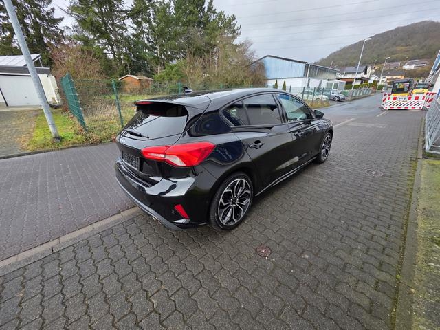 Ford Focus Hybrid ST-Line Soundsys, B&O LED Navi Shzg Alu18 behz. Frontscheibe 