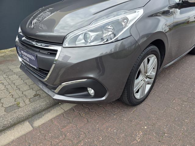 Peugeot 208 1.2 12V PureTech 82 Style RCam Panodach Sitzheizung Klima 