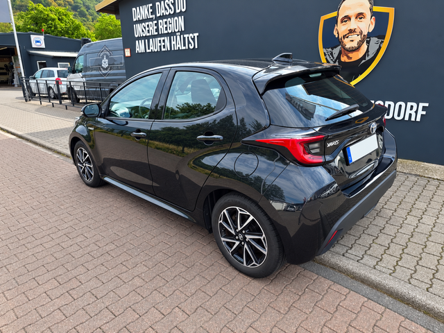 Toyota Yaris 1.5 Dual-VVT-iE Team D Automatik | Kamera Sitzheizung LED Smart-Key 