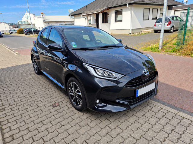 Toyota Yaris 1.5 Dual-VVT-iE Team D Automatik | Kamera Sitzheizung LED Smart-Key 