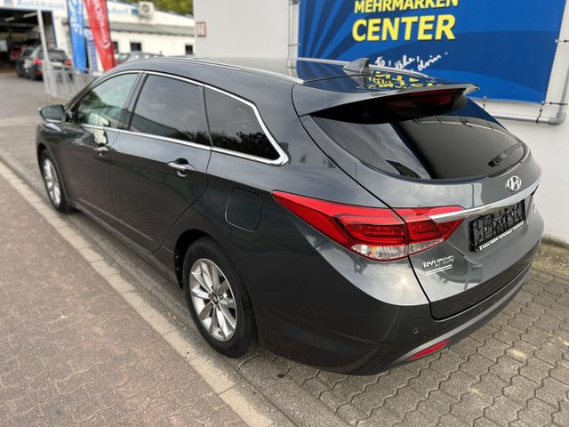 Hyundai i40 blue Trend Kombi AHK, Navi, PDC R-Kam, vo+hi+SHZ+Lenkradheizung 