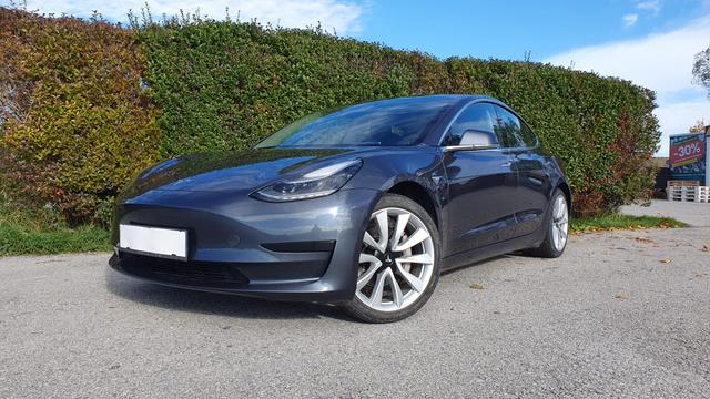 Tesla Model 3 SR *MwSt* 19 Zoll Sportgelgen! 