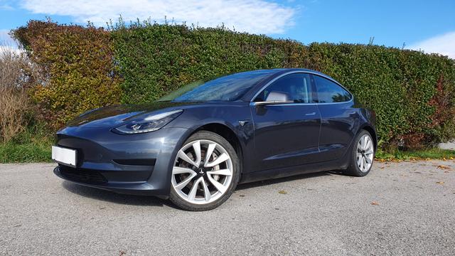 Tesla Model 3 SR *MwSt* 19 Zoll Sportgelgen! 