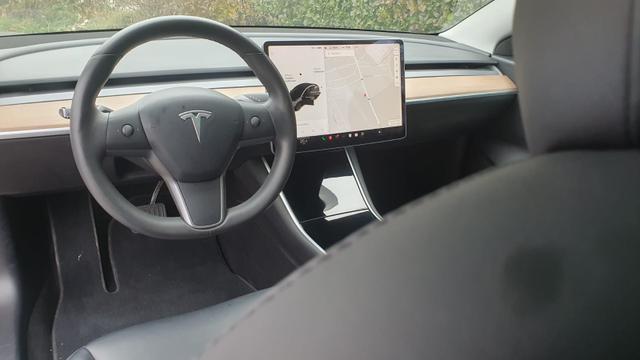 Tesla Model 3 Long Range AWD *MwSt* *19 Zoll* 