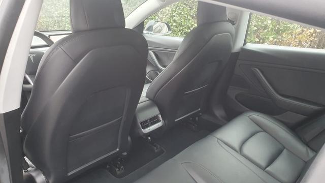 Tesla Model 3 Long Range AWD *MwSt* *19 Zoll* 