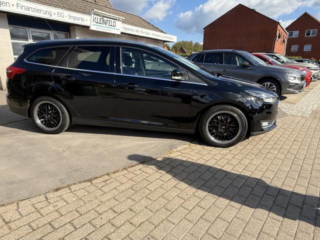 Ford Focus Turnier 2.0 TDCi Autom. "Titanium" Navi-Sitz-/Lenkrad-Frontscheibenhzg.-Park Assistent-GRA-MFA-Klima-ZV/FFB 