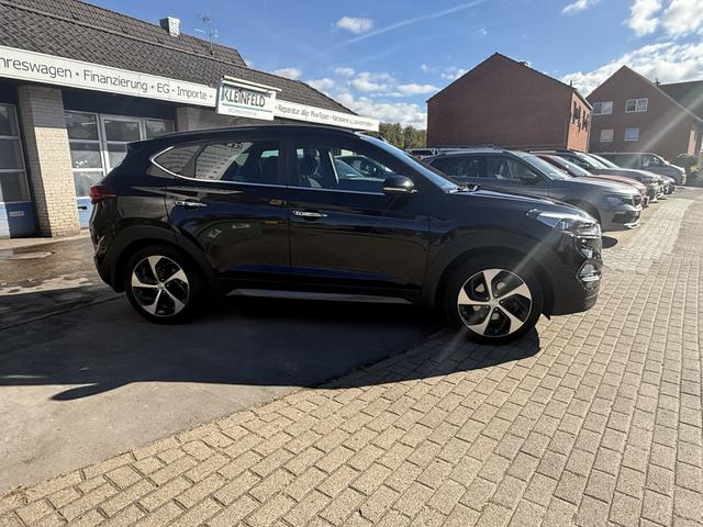 Hyundai TUCSON 2.0 CRDi 4WD 6-Gang Keyless-Navi-Pano-AHK-PDC-Rcam-GRA-MFA-19"LM-4Season 