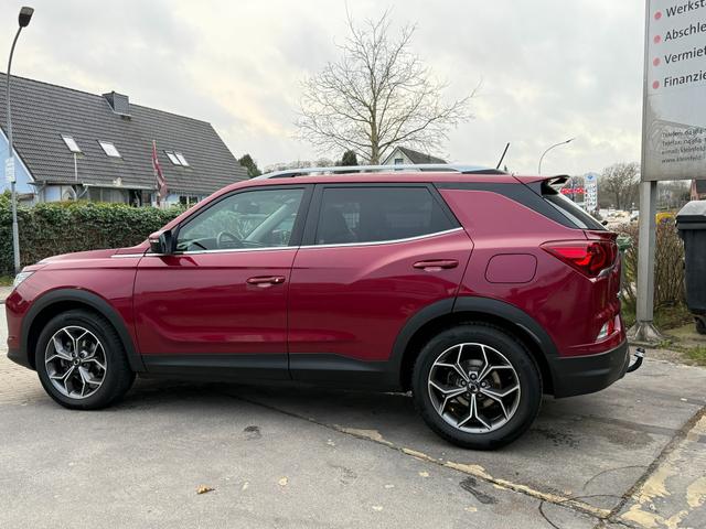 Ssangyong Korando 1.5 T-GDI Sapphire 4x2 AHK-LED-Keyless-Navi-Leder-18"LM-4Season-DiCo-Rcam 