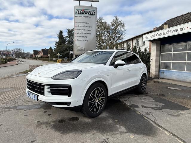 Porsche Cayenne S E-Hybrid Pano/AHK/Sport Chrono/HUD/InnoDrive/BOSE/Soft Close/21" LM/Surround View 