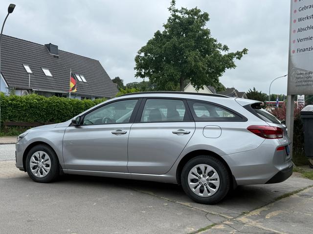 Hyundai i30 Kombi 1.0 T-GDI DCT Navi-Sitz-/Lenkradhzg.-PDC-Rcam-ViCo-GRA-MFA-Klima-Nebelschw.-ZV/FFB 