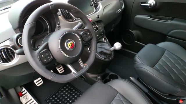 Abarth 595 Turismo Innenansicht