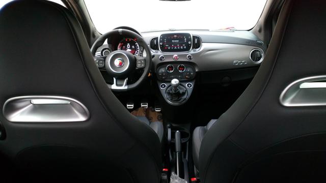 Abarth 595 Turismo Innenansicht 
