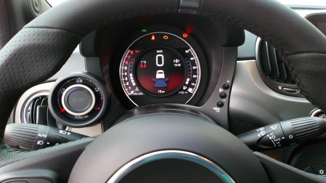 Abarth 595 Turismo Virtuelles Cockpit Sporttaste