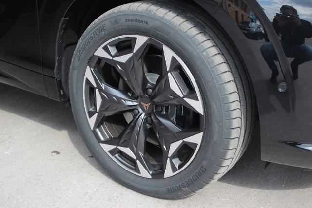 Cupra Terramar VZ 2.0 TSI 4DRIVE SENNHEISER/HEAD-UP/360°KAMERA 